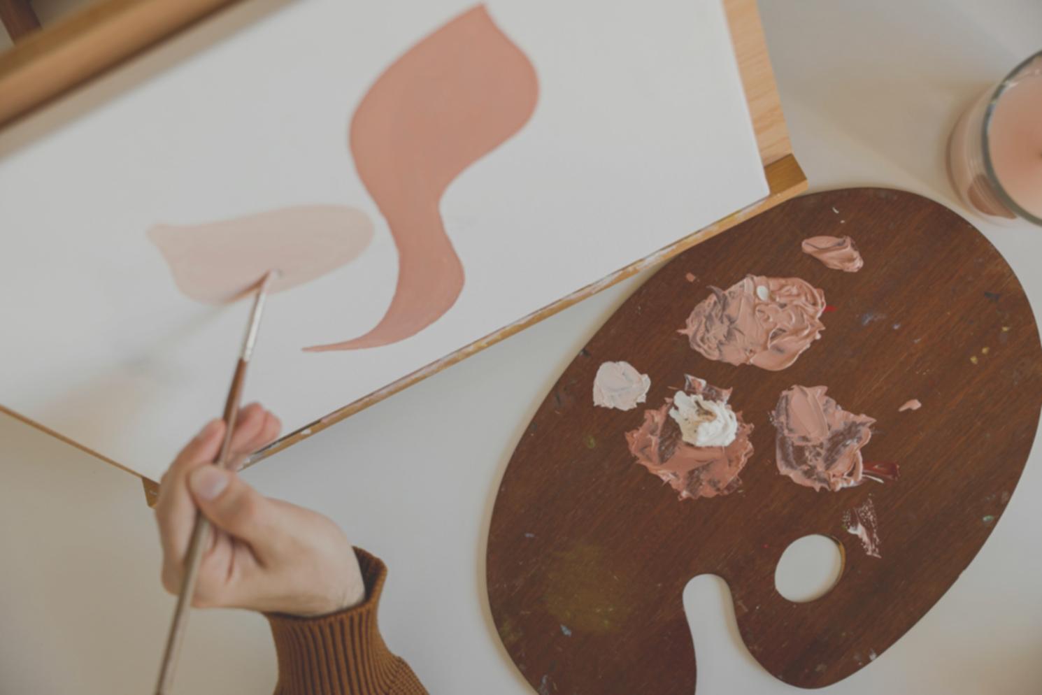 Studio della composizione artistica con esempi di bilanciamento e prospettiva